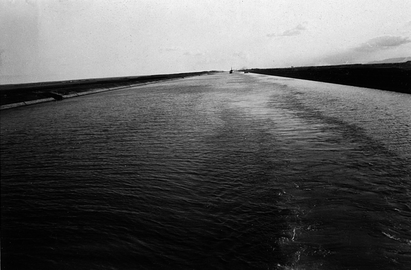  Photo by U.S. Army Signal Corps 