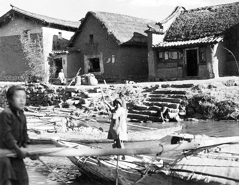  Photo by U.S. Army Signal Corps 