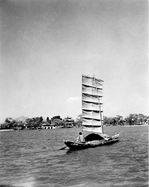  Photo by U.S. Army Signal Corps 